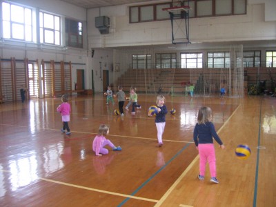 žogali smo se tudi v telovadnici